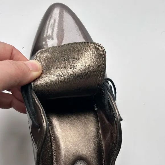 Johnston and Murphy Women's Lace-Up Oxford Shoes, 9 Patent Leather, metallic