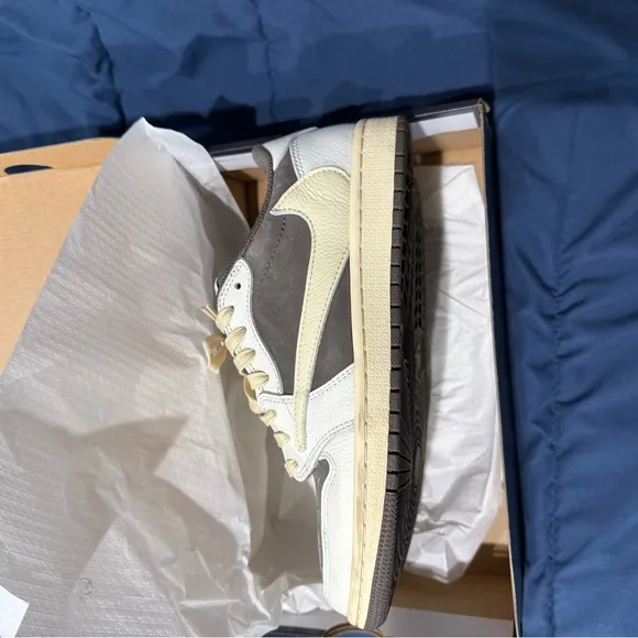 Jordan 1 low mocha reverse