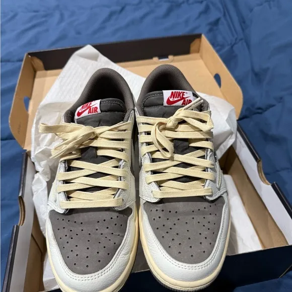 Jordan 1 low mocha reverse