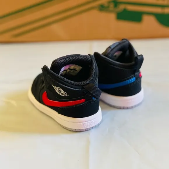 Jordan 1 mid TD new in original box