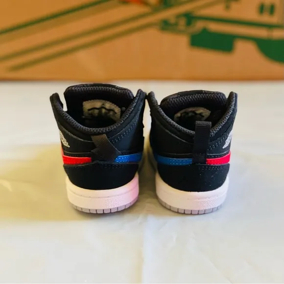 Jordan 1 mid TD new in original box