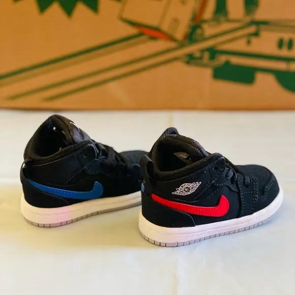 Jordan 1 mid TD new in original box