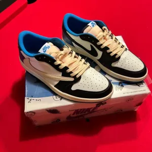 Jordan 1 Retro Low OG SP “Fragment x Travis Scott”