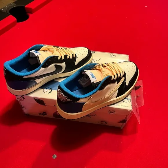 Jordan 1 Retro Low OG SP “Fragment x Travis Scott”
