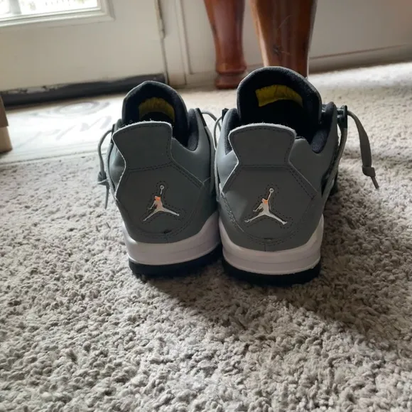 Jordan 4 Cool Grey 6Y