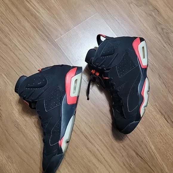 Jordan 6 Black and Infrared Basketball Shoes
