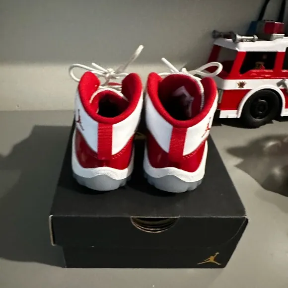 Jordan Cherry Retro 11 Toddler 9C
