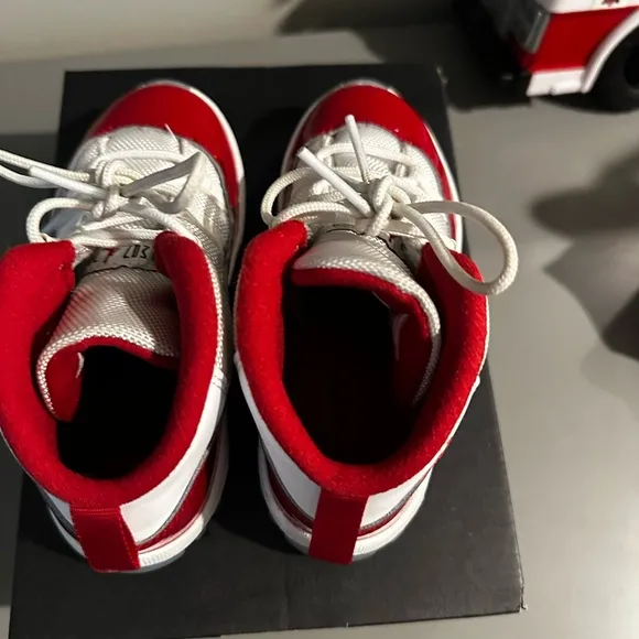Jordan Cherry Retro 11 Toddler 9C