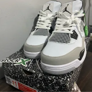 Jordan Kids Retro 4 White and Gray Shoes