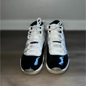 Jordan Men's Shoes - Black and White