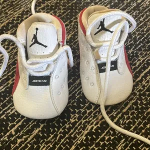 Jordan Red Sneakers Classic Design