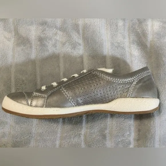 Josef Seibel Silver Leather Sneakers EU 37 US 6 to 6.5