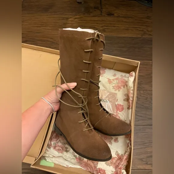 Joyfolie Eliza in Nutmeg Brown Suede Boots size 3 youth NWT