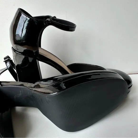JustFab Women High heels Black, Size:8  Straps Buckle Block Heel