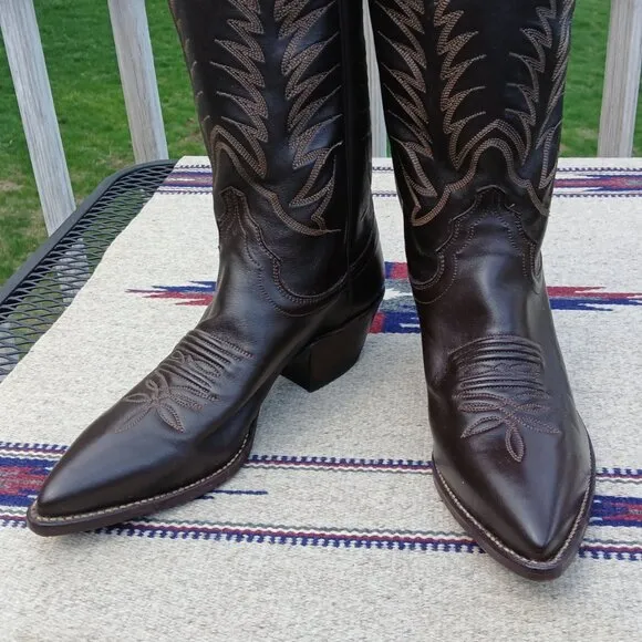 JUSTIN VINTAGE 80'S NWT DARK BROWN LEATHER WESTERN COWBOY BOOTS SIZE 7B B9648