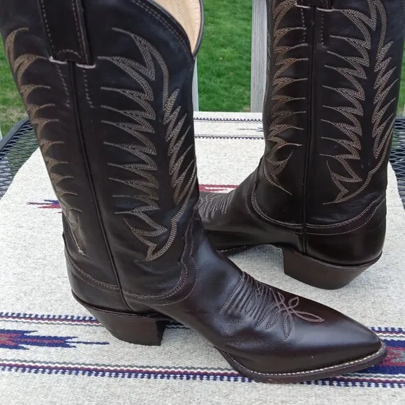 JUSTIN VINTAGE 80'S NWT DARK BROWN LEATHER WESTERN COWBOY BOOTS SIZE 7B B9648
