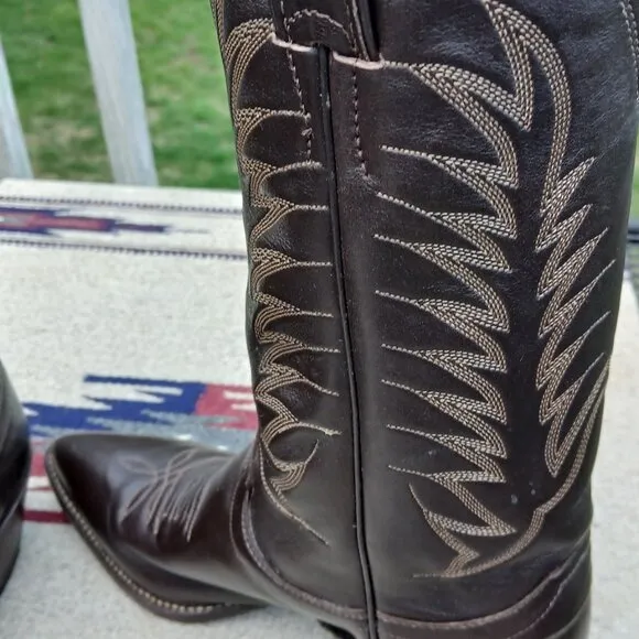 JUSTIN VINTAGE 80'S NWT DARK BROWN LEATHER WESTERN COWBOY BOOTS SIZE 7B B9648
