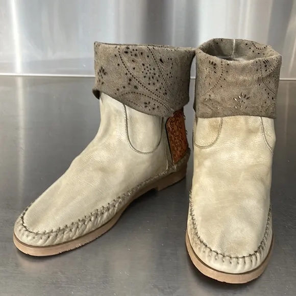 Karma Of Charme “Hammam boots”. New from Sundance