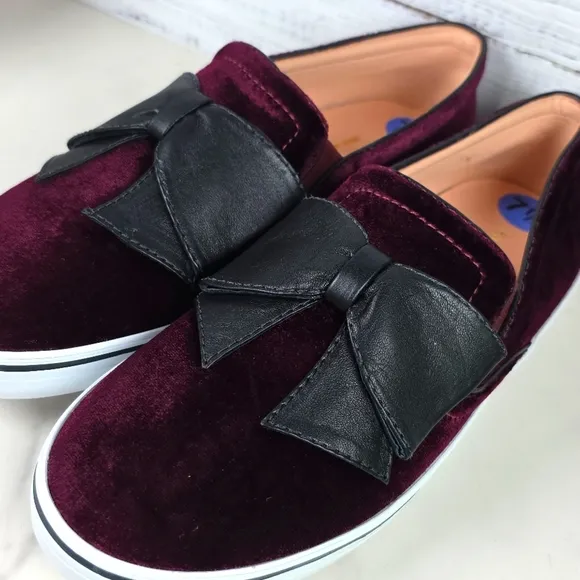KATE SPADE NEW YORK SIZE 7.5 SHOES DELISE TOO BURGUNDY VELVET SLIP ON SNEAKERS