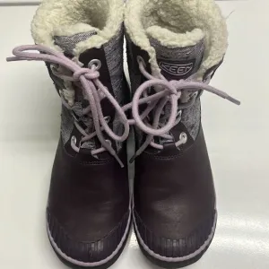 Keen Girl’s Waterproof Rubber Sherpa Lined Heather Purple Lace Up Boots Size 3