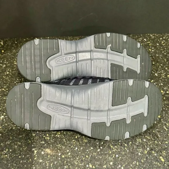 Keen Uneek Exo Sneaker/Casual Shoes. Black/Steel Gray. Size 9.