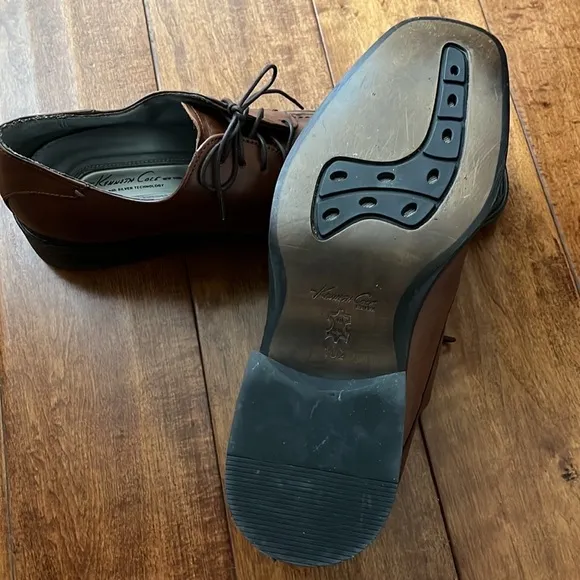 Kenneth Cole with Silver Technology mens Leather Shoes Size 10.5 Brown