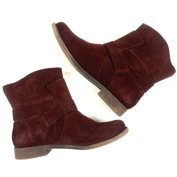 KENNETH COLE Suede Pull On Boots