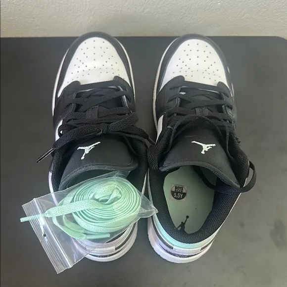 Kids Jordan Shoes