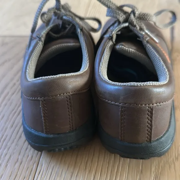 Kids Keen Boys Austin II Low Top Lace Up Walking Shoes US 1 leather