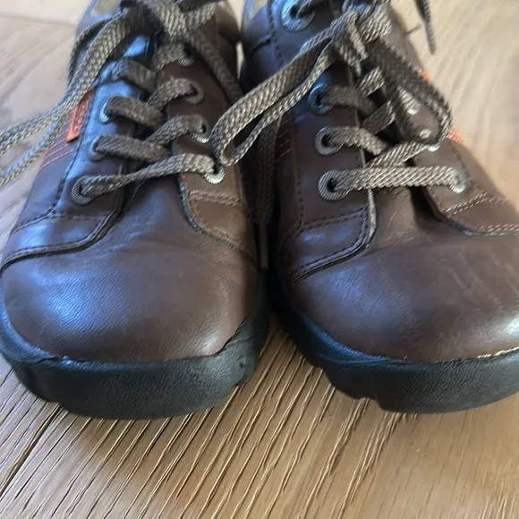 Kids Keen Boys Austin II Low Top Lace Up Walking Shoes US 1 leather