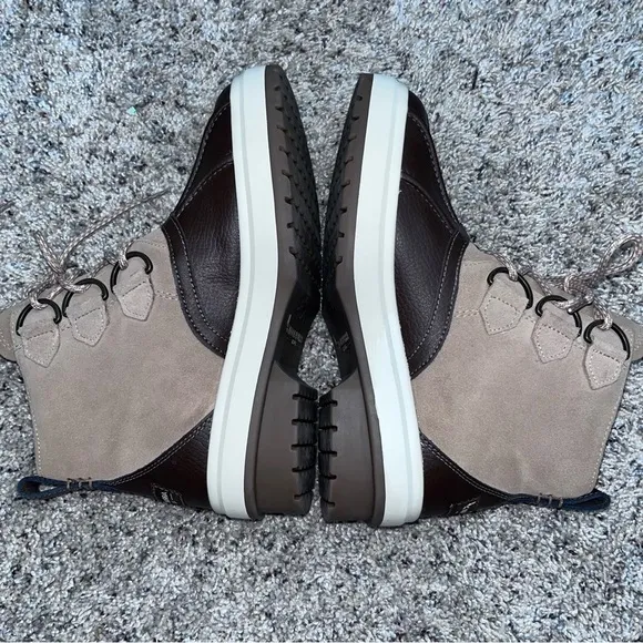 Kookaburra by UGG Waterproof Boots Size 6 NWT