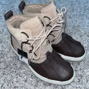 Kookaburra by UGG Waterproof Boots Size 6 NWT