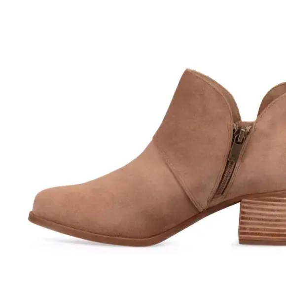 Koolaburra By UGG Women's Beige Boots new
