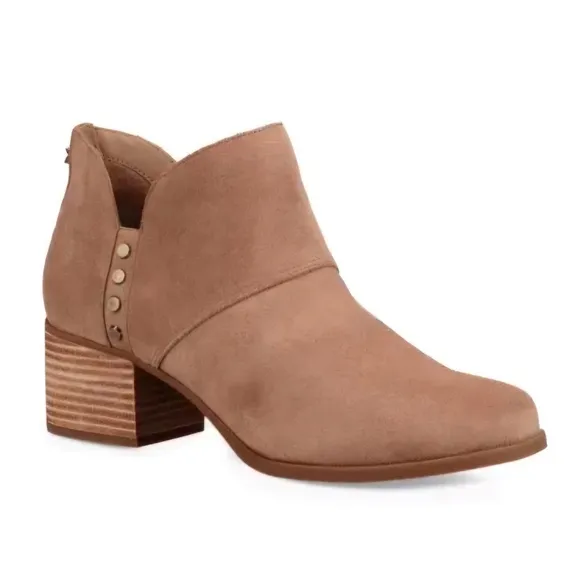 Koolaburra By UGG Women's Beige Boots new