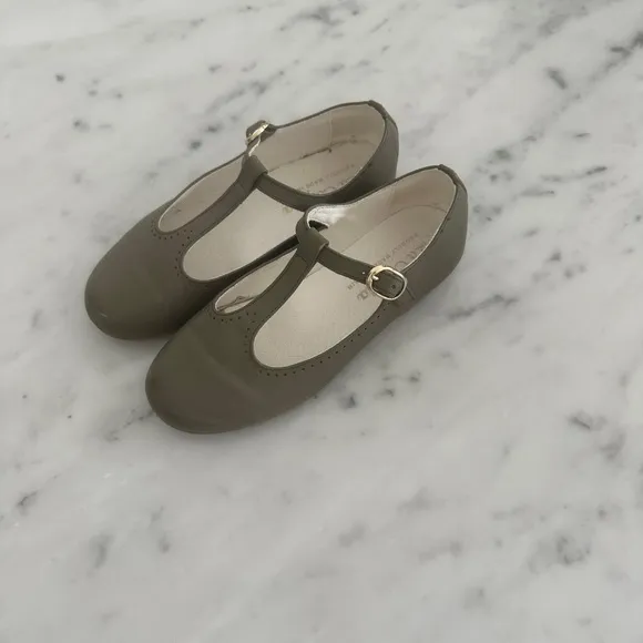 La Coqueta Green T-Strap Mary Jane Shoes size 29 / 11.5 US