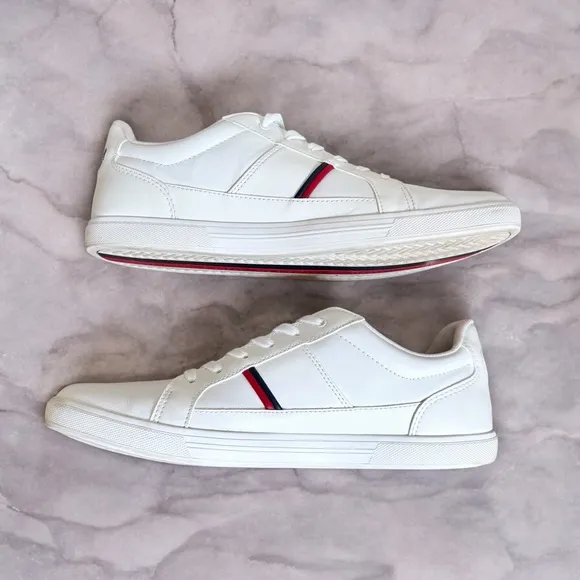 Lacoste Europa Tricolor Leather Sneakers Mens Size US 10.5 White Red Blue Shoes