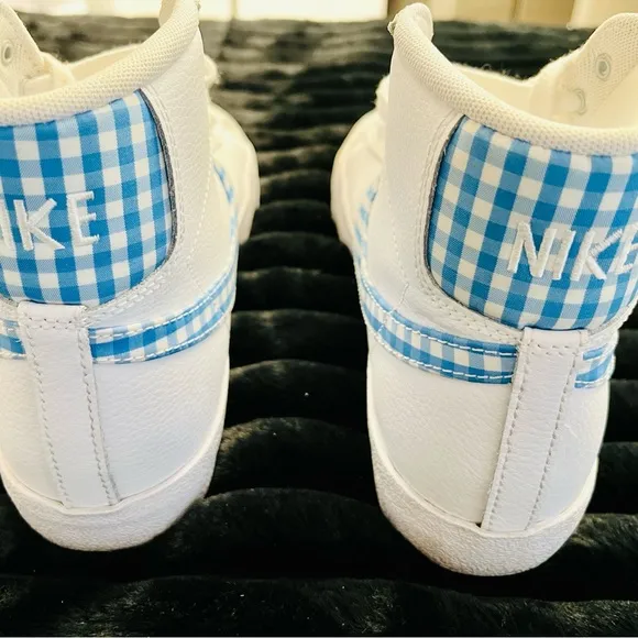 Ladies White and Blue High-Top Nike  Sneakers size 9