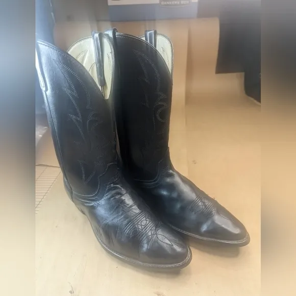 Laredo Boots men's size 12.5EE black leather classic Western cowboy boots