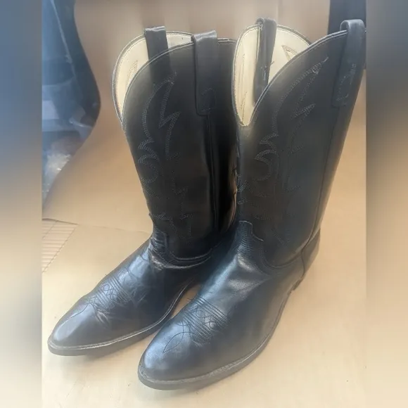 Laredo Boots men's size 12.5EE black leather classic Western cowboy boots