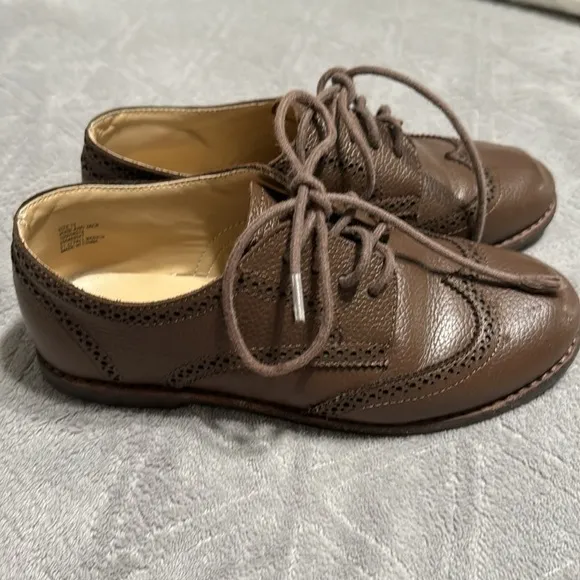 LEATHER WING TIP SHOE