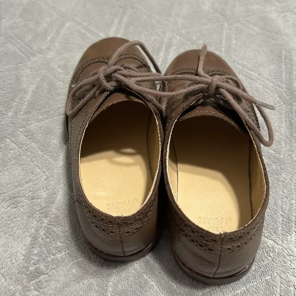 LEATHER WING TIP SHOE