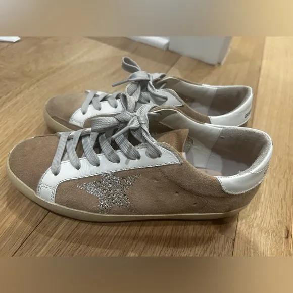 Lightly worn tan suede superstar, Golden goose sneakers