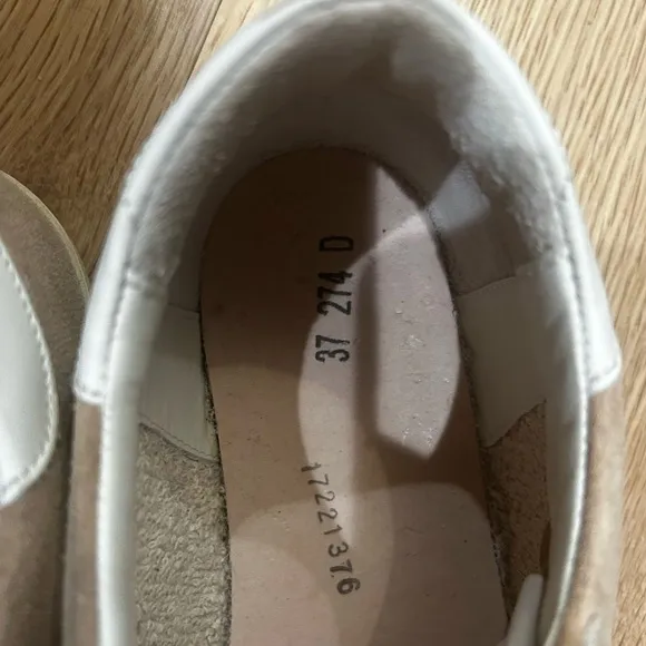 Lightly worn tan suede superstar, Golden goose sneakers