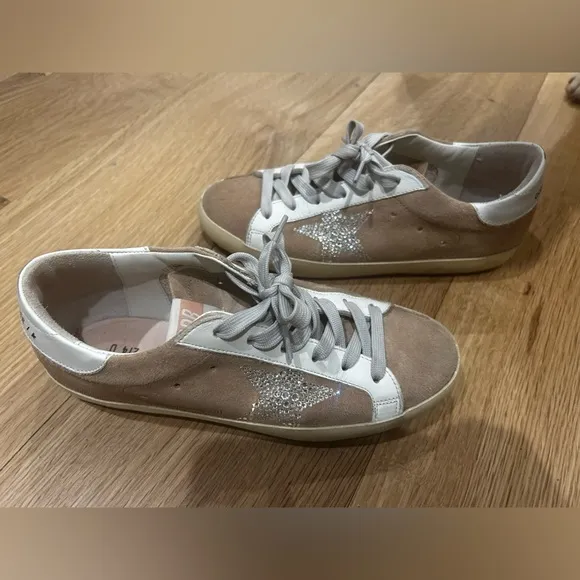 Lightly worn tan suede superstar, Golden goose sneakers