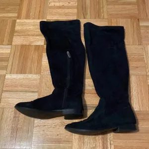LIKE NEW Calvin Klein over the knee boots