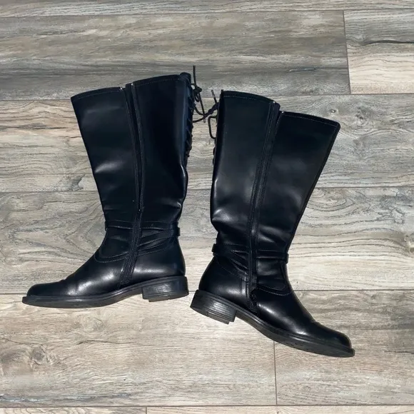 Like New- David Tate leather boots
