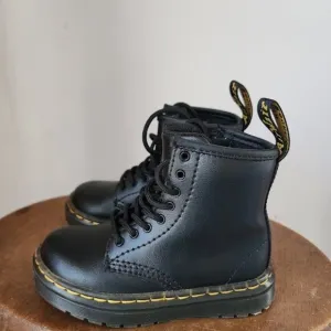 **LIKE NEW** Doc Marten Toddler 1460 Softy Leather Lace Up Boots Size 8c