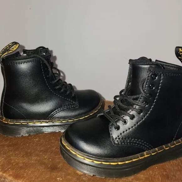 **LIKE NEW** Doc Marten Toddler 1460 Softy Leather Lace Up Boots Size 8c