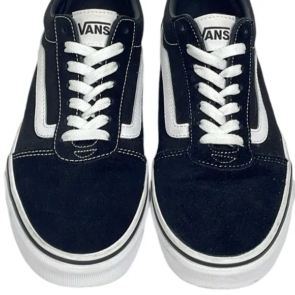Like New EUC VANS Old Skool Men’s Black/White Sued Canvas Sneakers Size 9.5