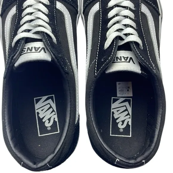 Like New EUC VANS Old Skool Men’s Black/White Sued Canvas Sneakers Size 9.5